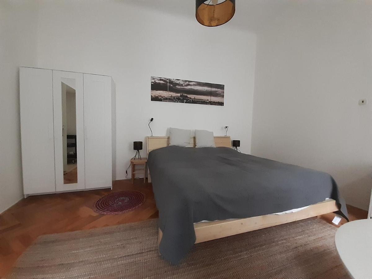 Soukromy Pokoj V Srdci Prahy Appartement Praag Buitenkant foto